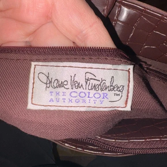 👜 Diane Von Furstenberg Brown Tote The Color Authority Croc Trim - Picture 8 of 9